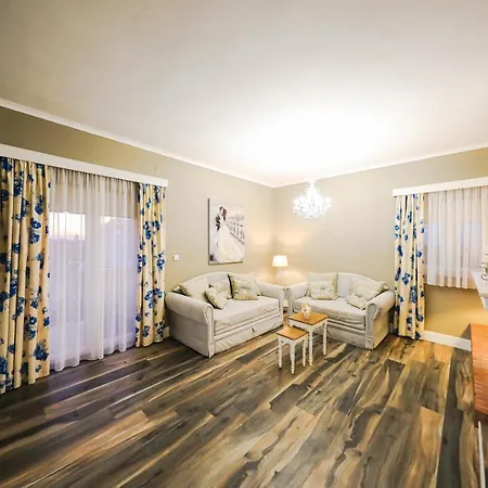Villa Marigold *
