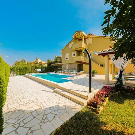 Villa Marigold