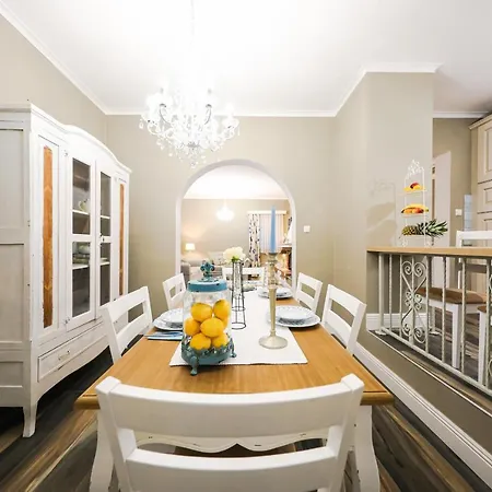Villa Marigold